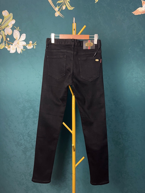 ブランドジーンズ側面デザイン